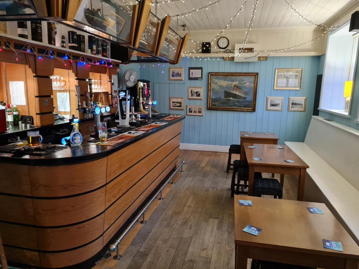The Hope And Anchor 호텔 Goodwick 외부 사진