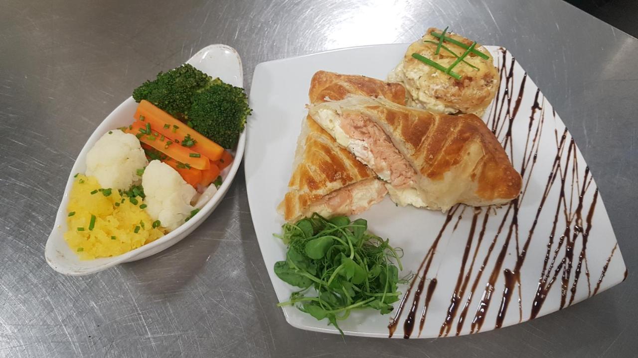 The Hope And Anchor 호텔 Goodwick 외부 사진